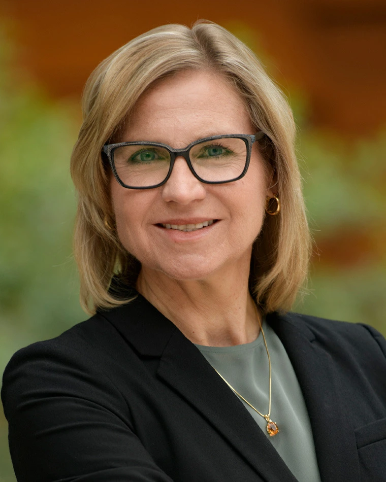 Headshot of Jennifer Barton